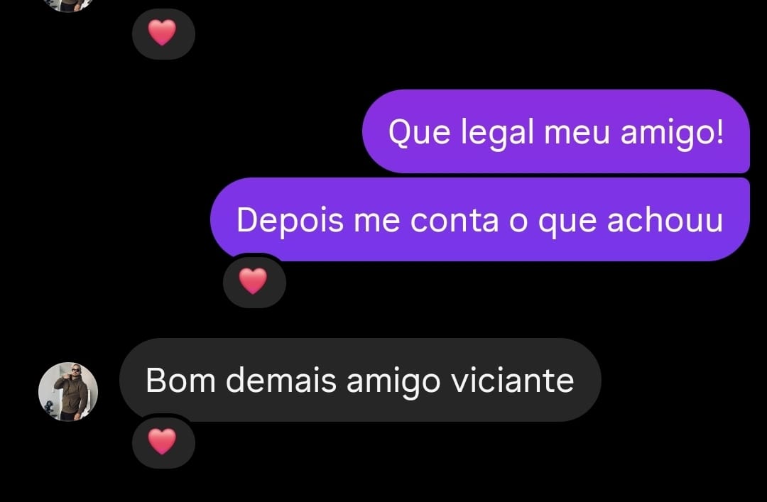 Conversa no Instagram em que um cliente diz que o jogo é bom demais e viciante
